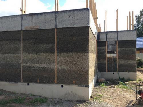 Как построить дешевый дом своими руками. Самые дешевые материалы для постройки дома – изготовленные собственноручно?