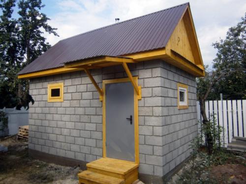 Из чего дешевле построить баню своими руками. Из шлакоблока 02