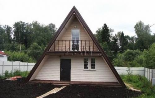 Треугольный дом своими руками. Примеры готовых проектов: естественная простота и вызывающая дерзость