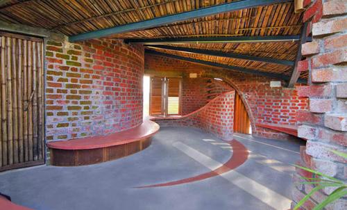 Какой дом теплее: деревянный или кирпичный.  Кирпич