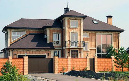 Какой дом теплее: деревянный или кирпичный.  Кирпич