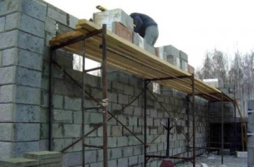 Из чего строить дом дешевле и лучше. Дом из камня