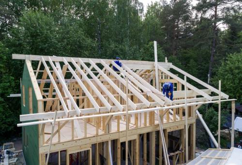 Каркасный дом 10 на 10 своими руками. Последовательность выполнения строительных работ