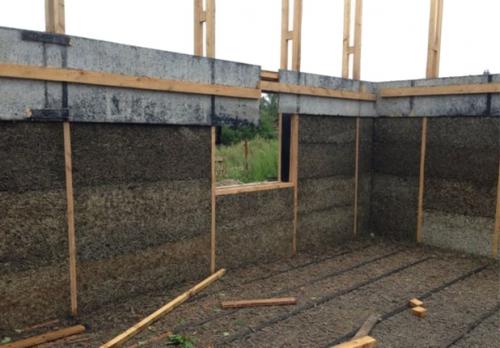 Дом из монолитного арболита своими руками. Как построить монолитный дом из арболита своими руками?