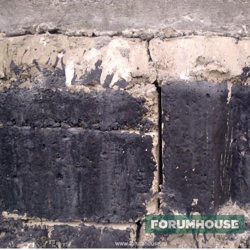 При строительстве дома из кирпича возникла необходимость. Ошибка вторая и третья - отсутствие гидрогеологии и неправильно выбранный фундамент