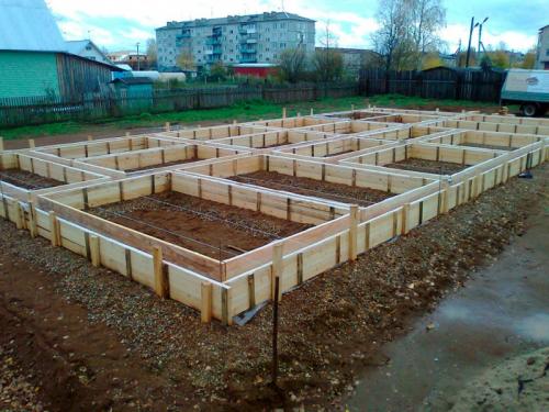 Дом с кирпича. Дом из кирпича: пошаговая инструкция, как правильно и быстро построить кирпичный дом (100 фото и видео)